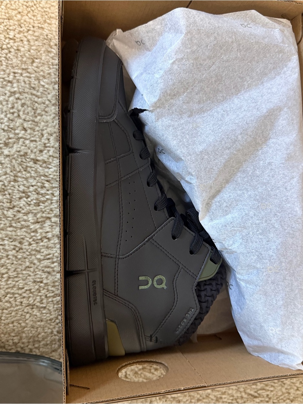 On Running Black High-Top Sneakers with Olive Logo women size 8 new